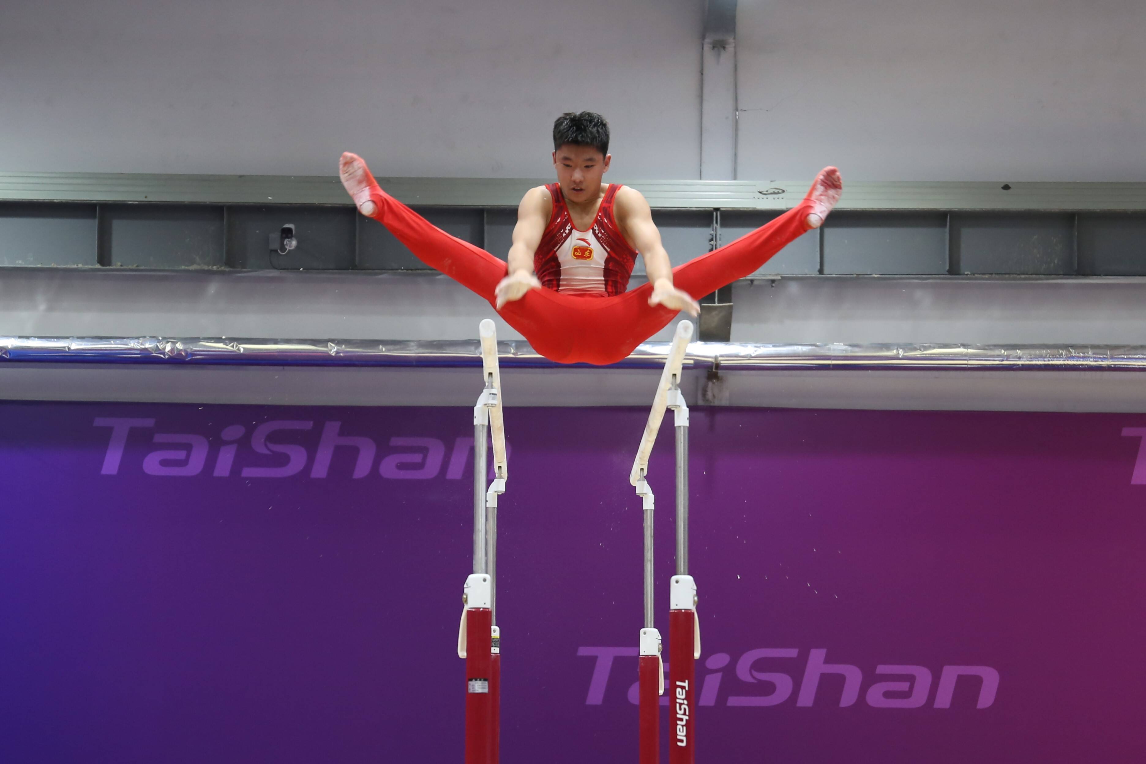 开云体育平台APP-体操赛事精彩瞬间盘点，年度回顾震撼登场