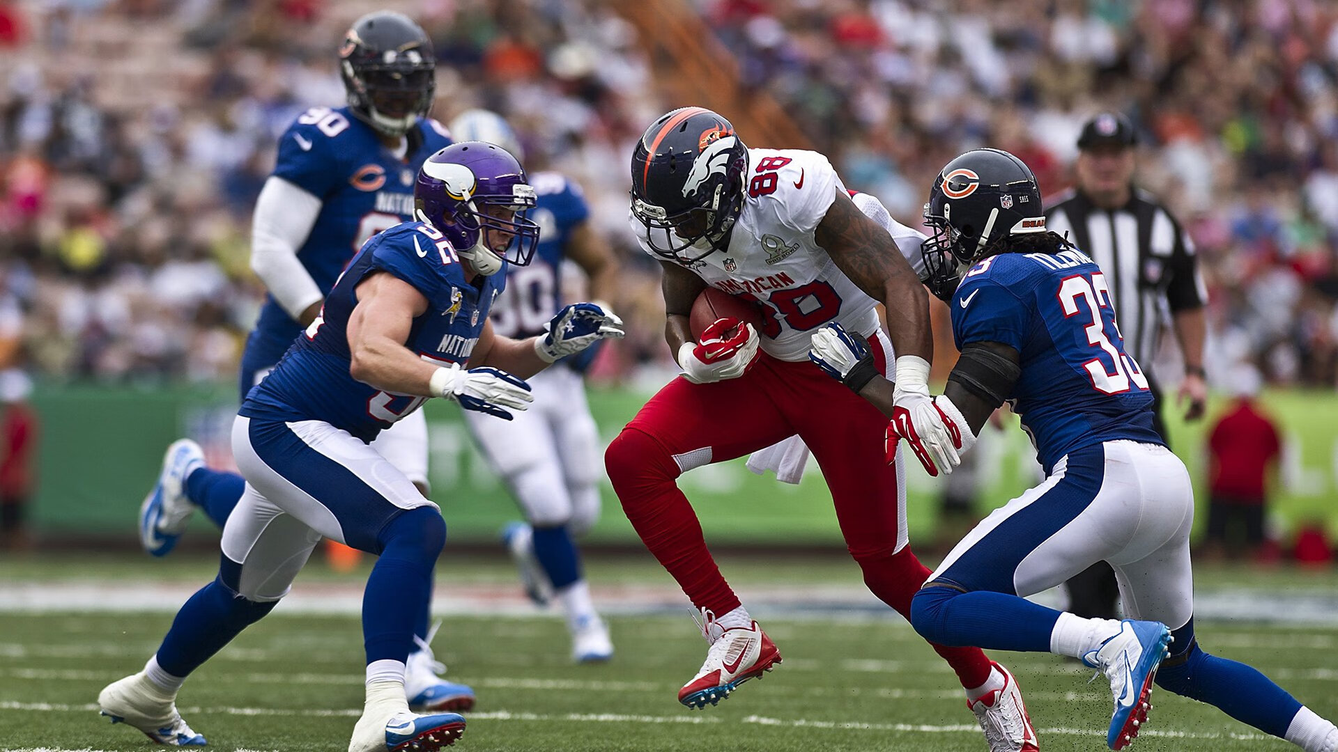 布克掀翻字母哥!76人关键战压制雄鹿的秘密武器