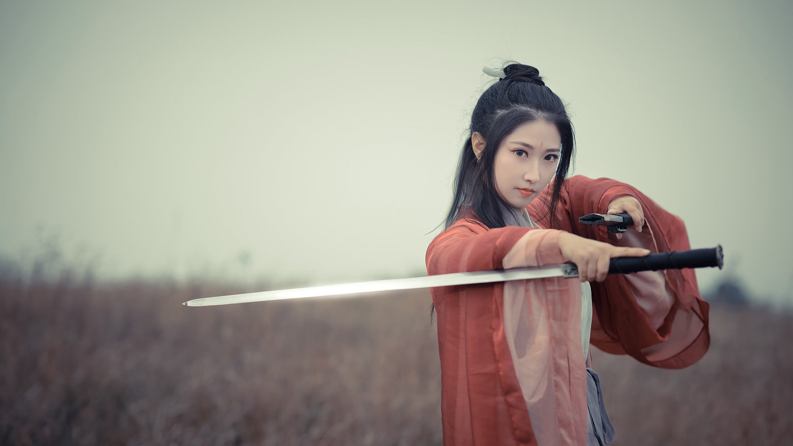 双重巅峰之夜,绿茵场的平行史诗