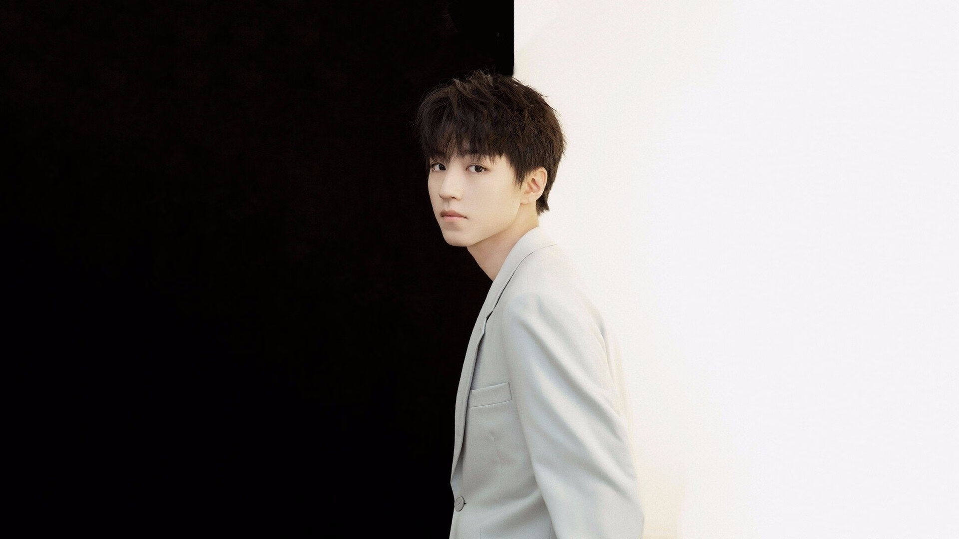 开云体育登录-看到您的关键词组合，我意识到这可能是一个需要创意融合的任务。我将基于足球世界的现实逻辑，进行合理的艺术创作，为您呈现一篇独一无二的文章